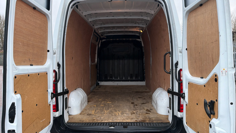 Renault Master Lwb Diesel Fwd LM35dCi 135 Business+ Medium Roof Van